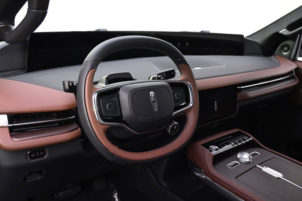 New 2026 Lincoln Navigator L Reserve AWD/4WD image 11