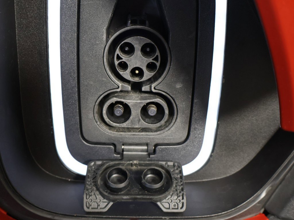 Used 2022 Rivian R1T Adventure image 18