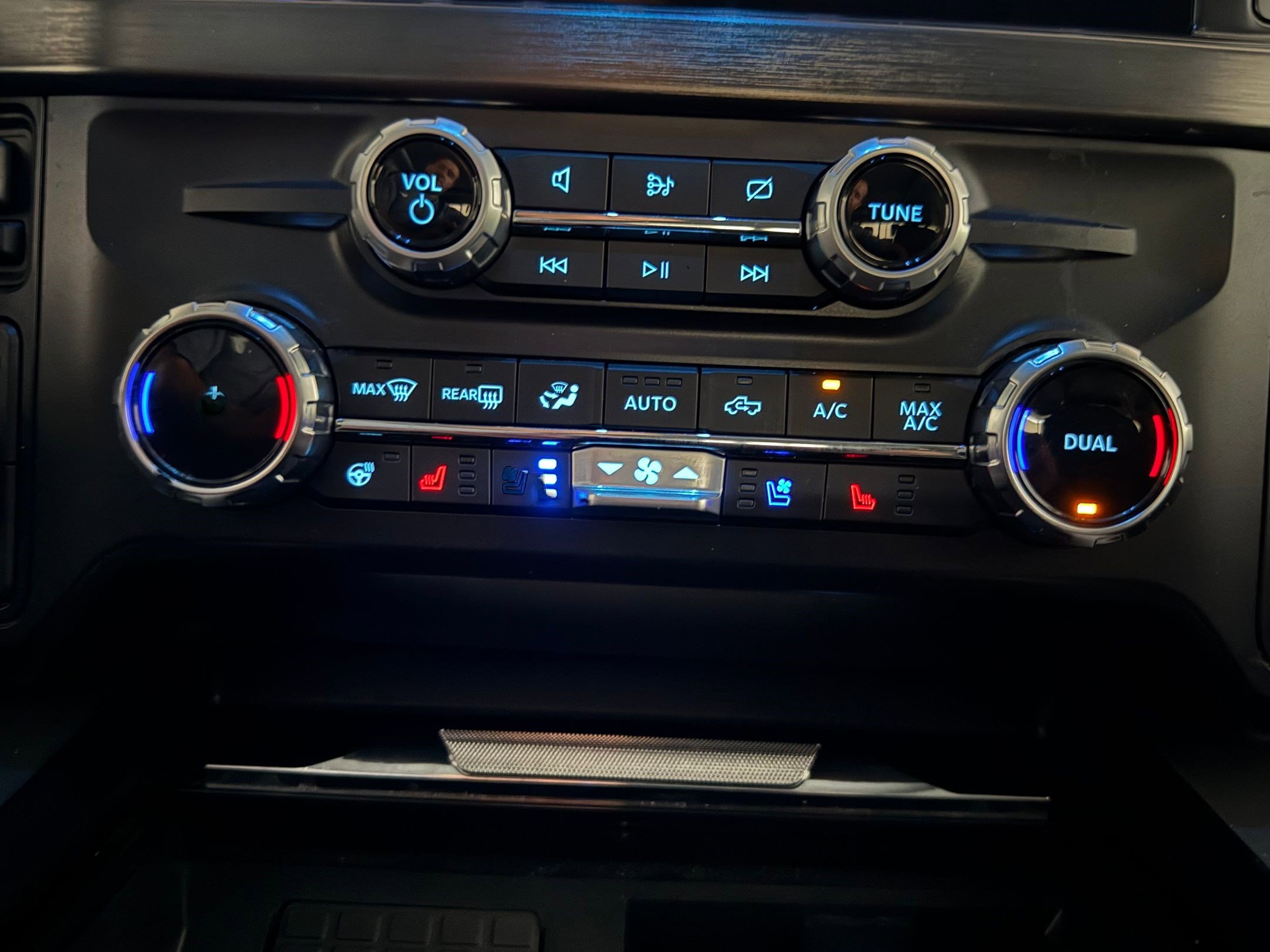 Used 2024 Ford F250 Lariat w/ Lariat Ultimate Package image 28