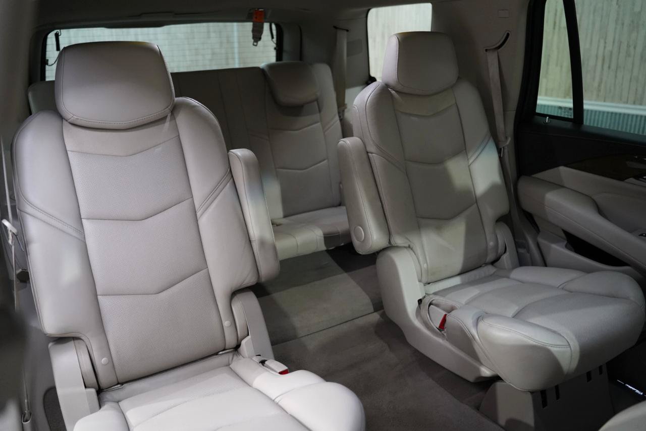 Used 2019 Cadillac Escalade Premium Luxury w/ LPO, Radiant Package AWD/4WD image 34