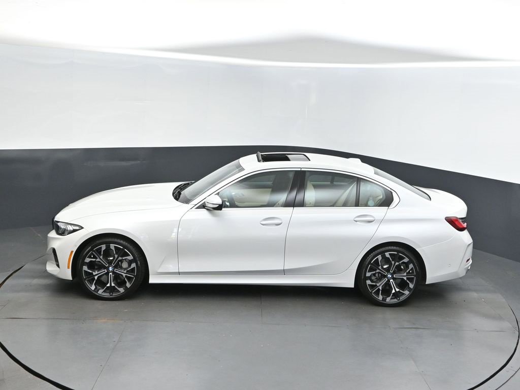 Certified 2025 BMW 330i Sedan w/ Premium Package image 32