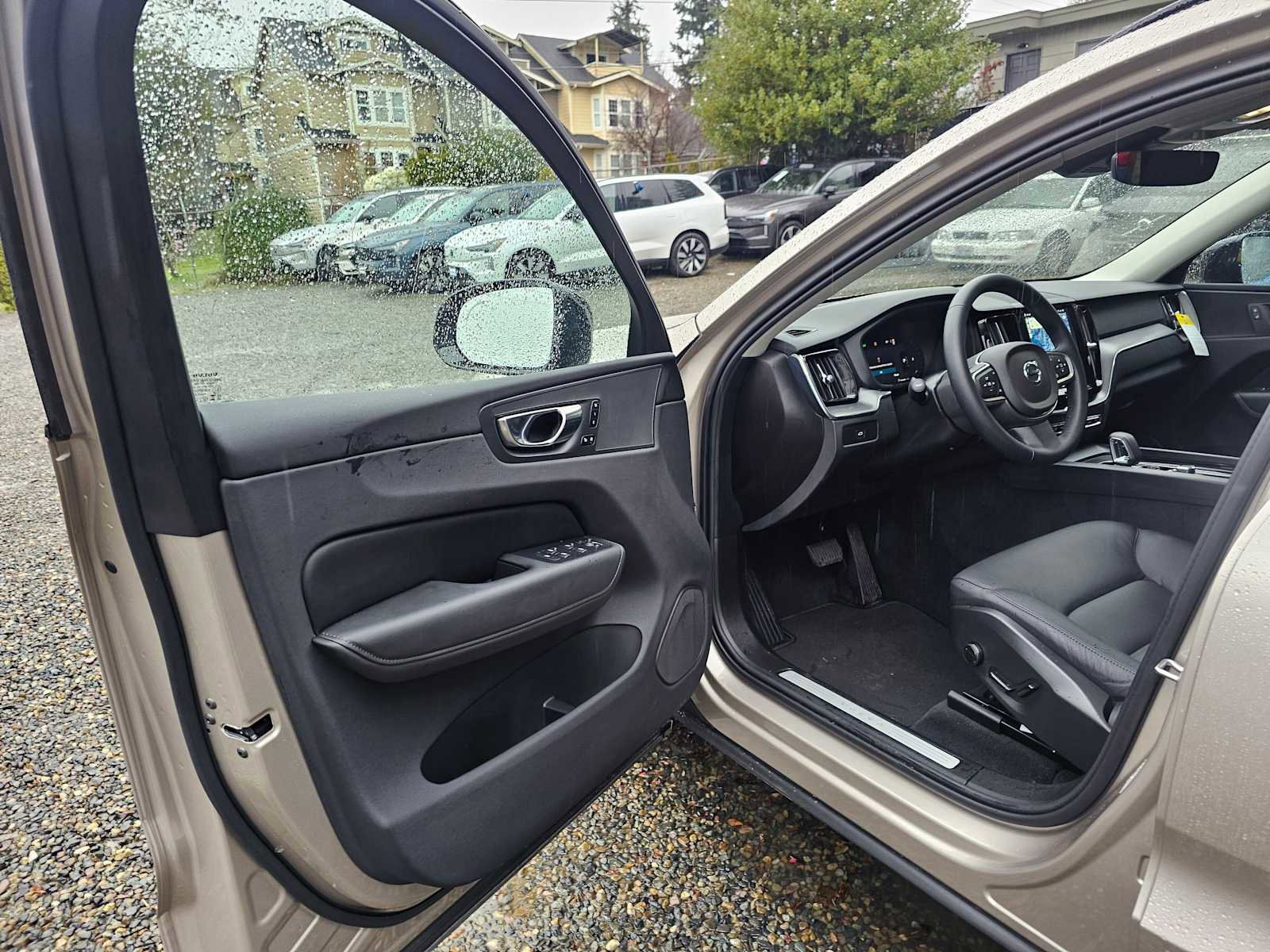 Certified 2025 Volvo XC60 B5 Core w/ Protection Package Premier image 21