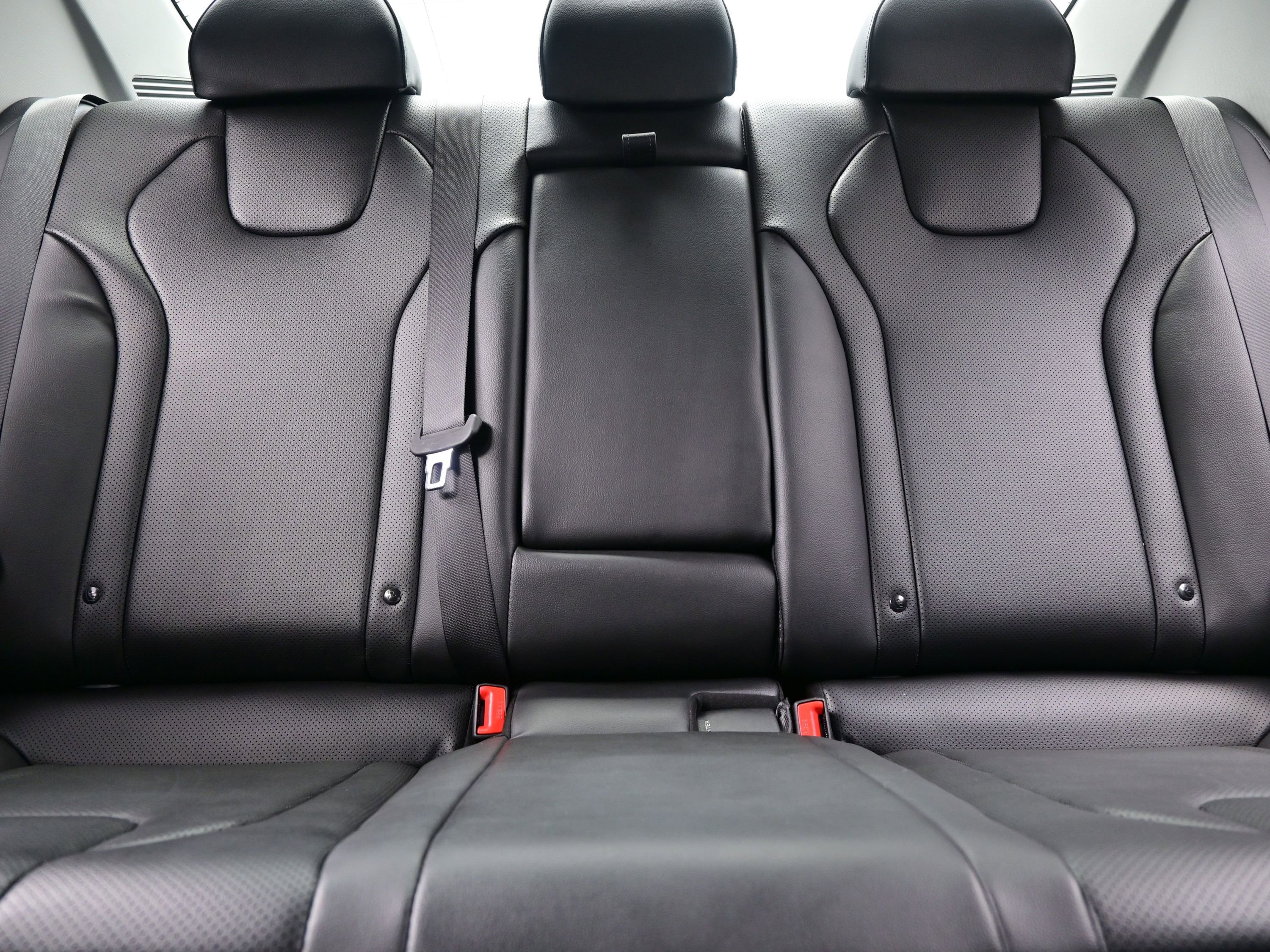 Certified 2025 Hyundai Elantra Limited image 16