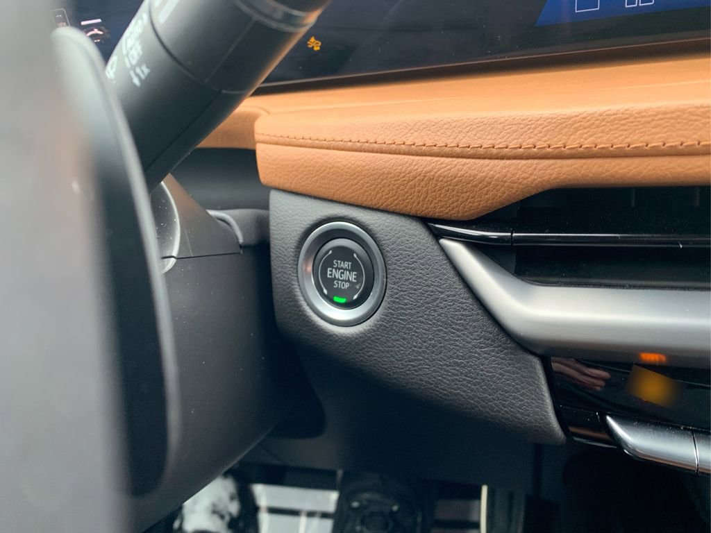 Used 2025 Cadillac XT4 Sport image 28