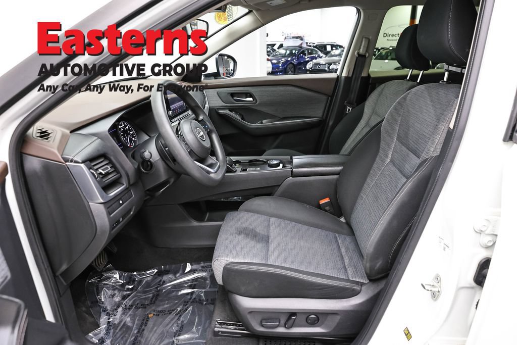 Used 2023 Nissan Rogue SV AWD/4WD image 13