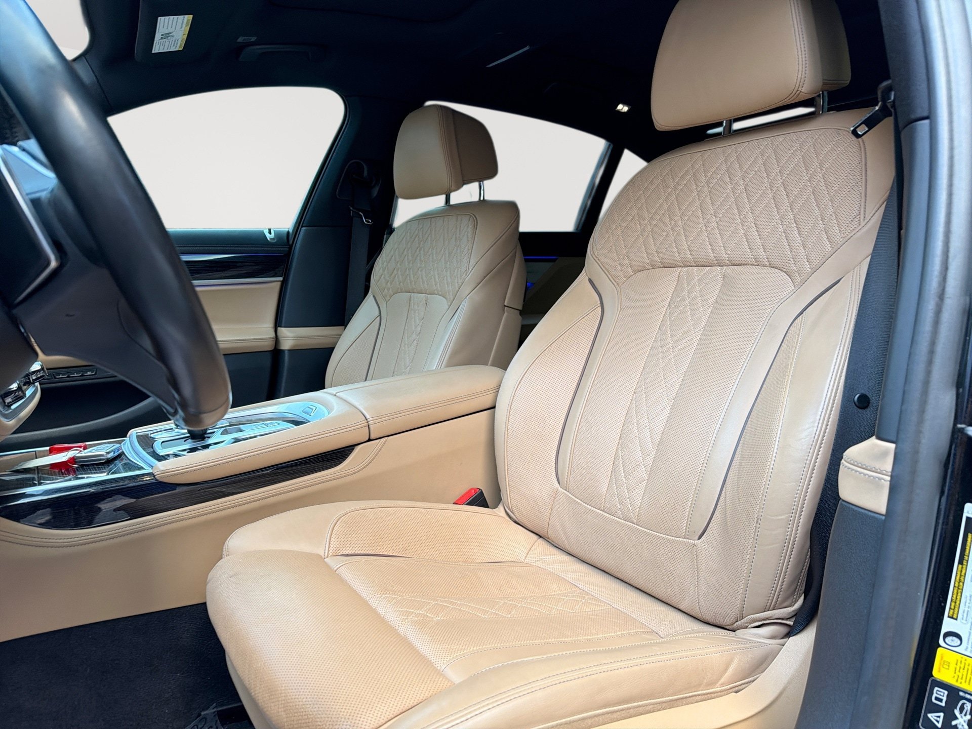 Used 2020 BMW 750i xDrive w/ Executive Package AWD/4WD image 13