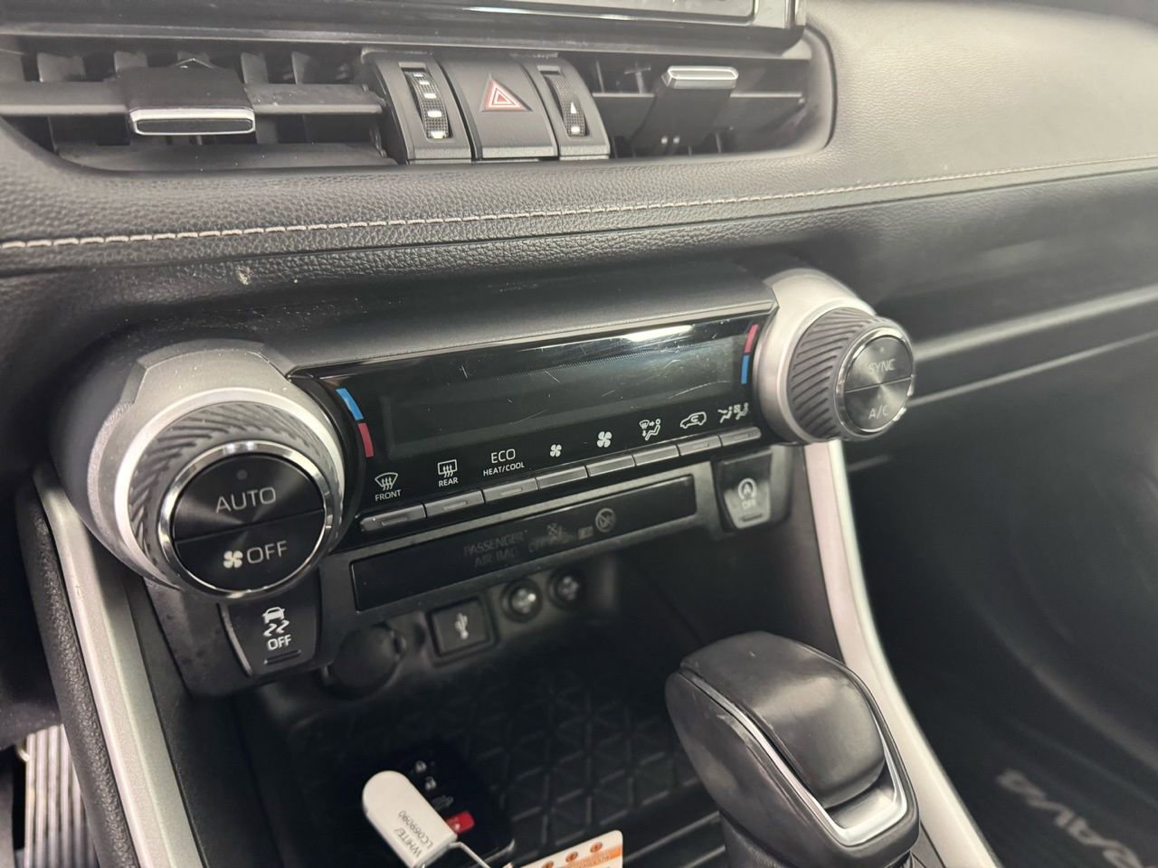 Used 2020 Toyota RAV4 XLE Premium image 20