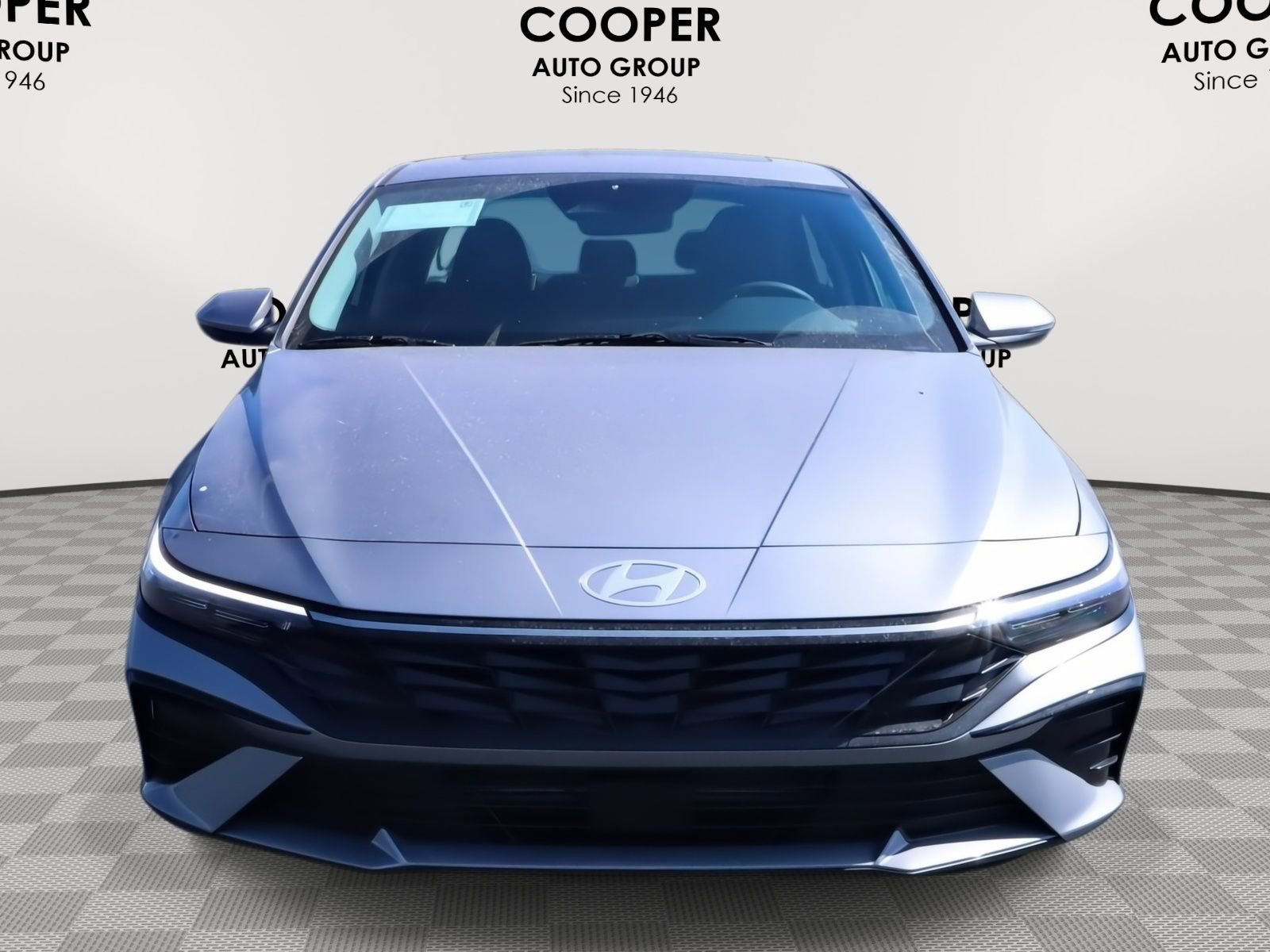 New 2025 Hyundai Elantra Limited image 2