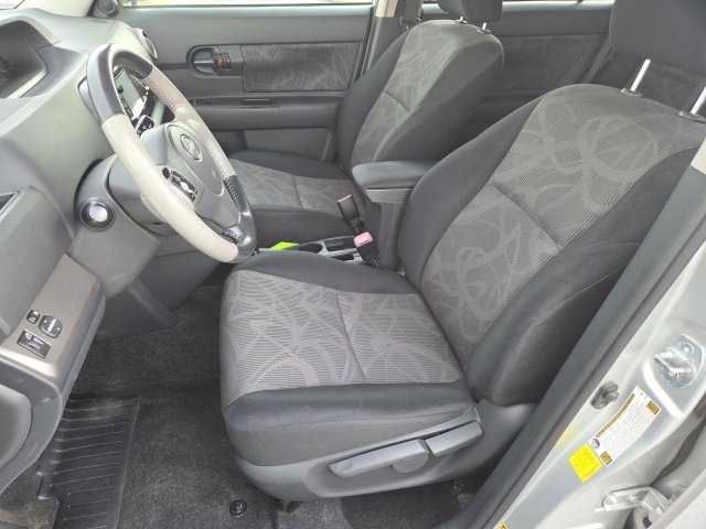 Used 2014 Scion xB FWD image 12