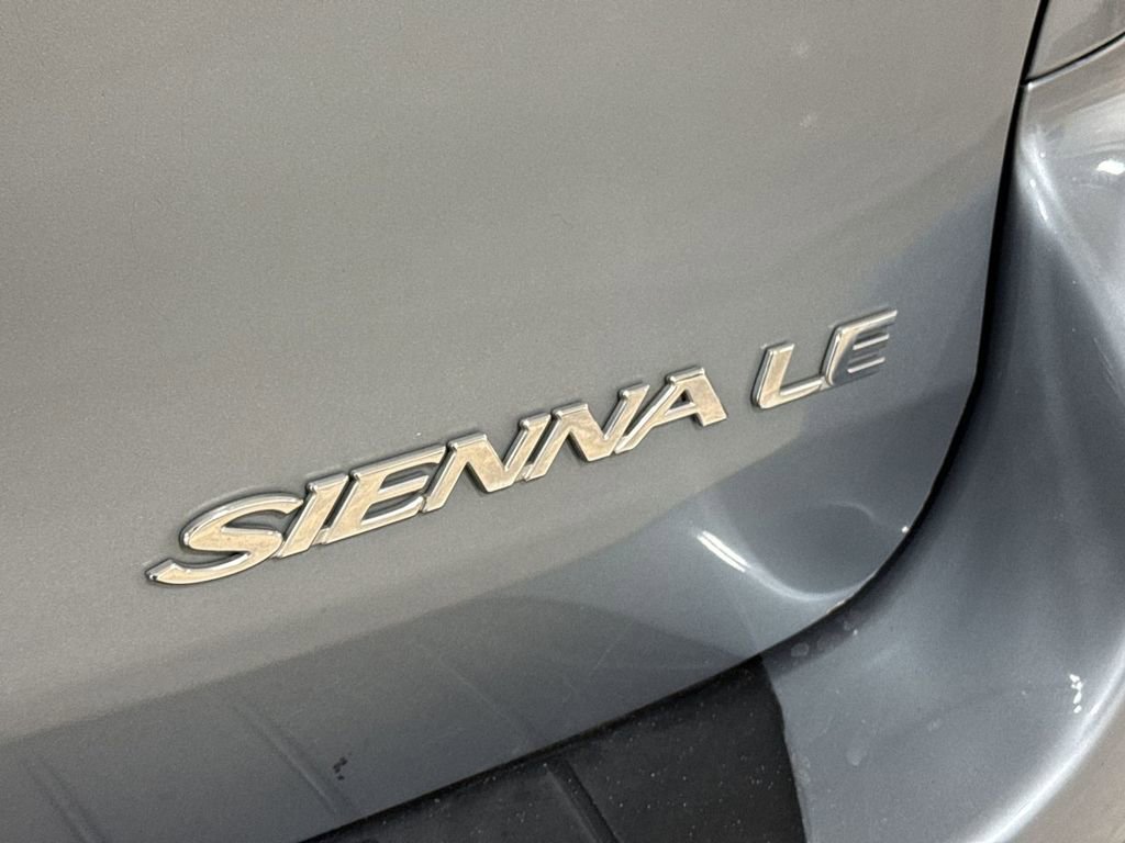 Used 2005 Toyota Sienna LE FWD image 25