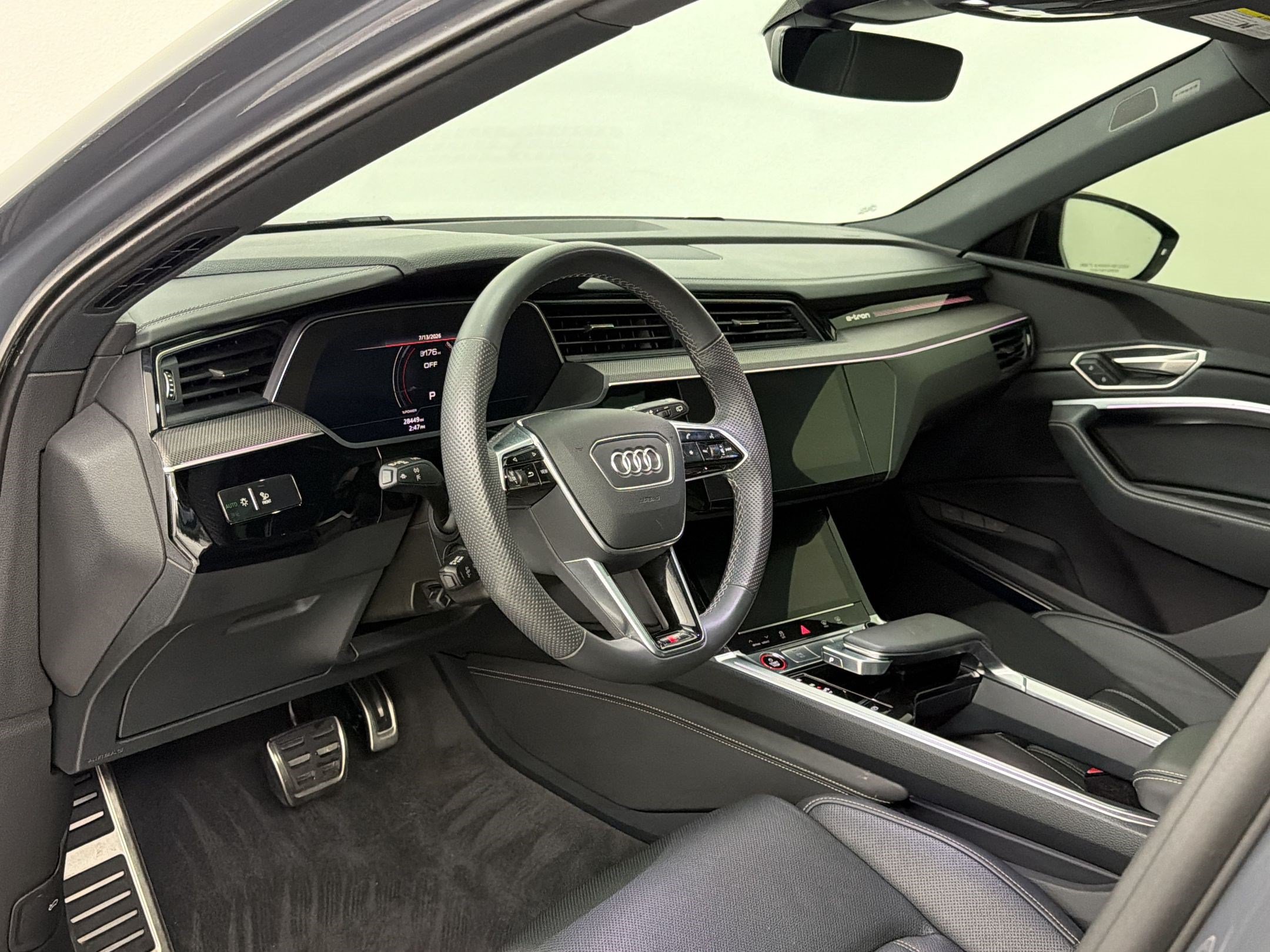 Used 2024 Audi SQ8 e-tron Premium Plus w/ Black Optic Package AWD/4WD image 4