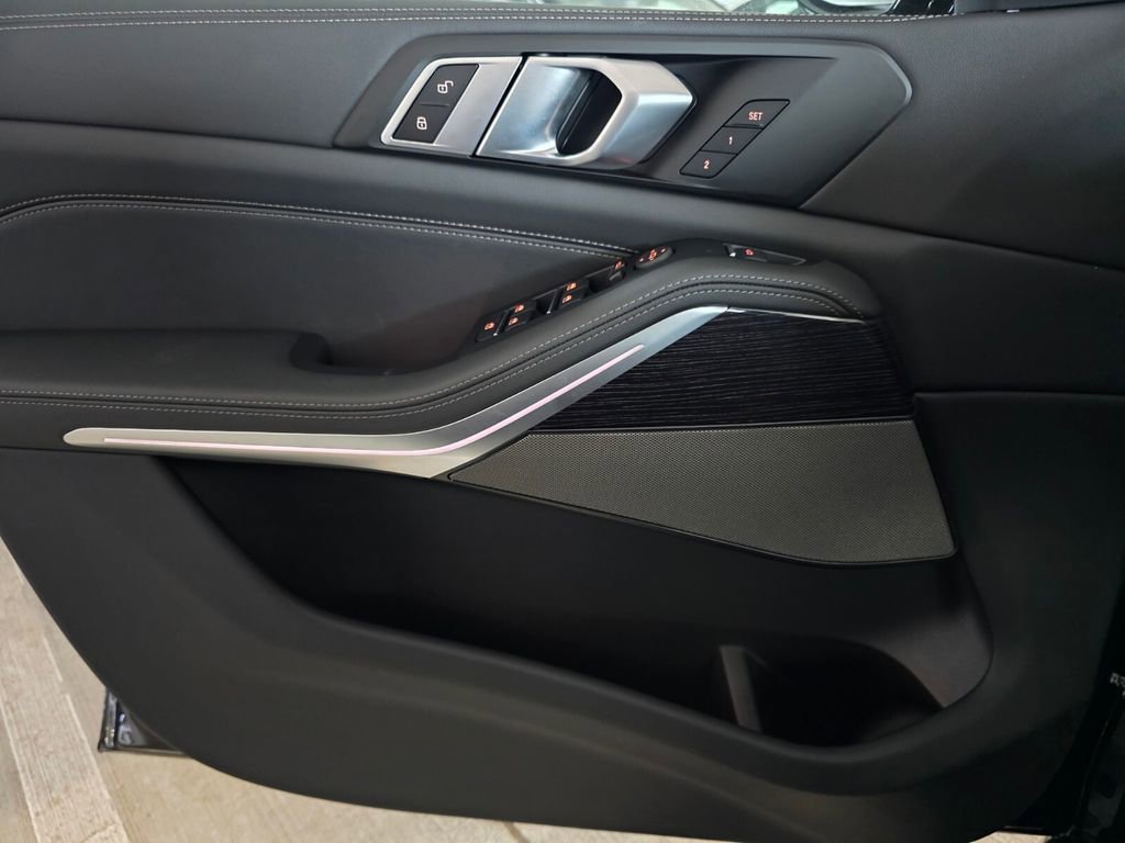 New 2026 BMW X5 sDrive40i w/ M Sport Package RWD image 16