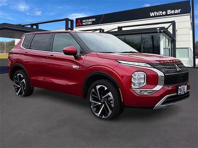 Used 2025 Mitsubishi Outlander SE image 1