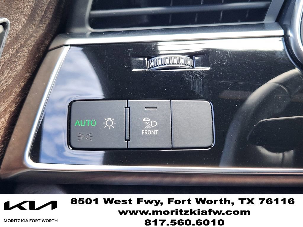 Used 2020 Audi Q8 Premium AWD/4WD image 21