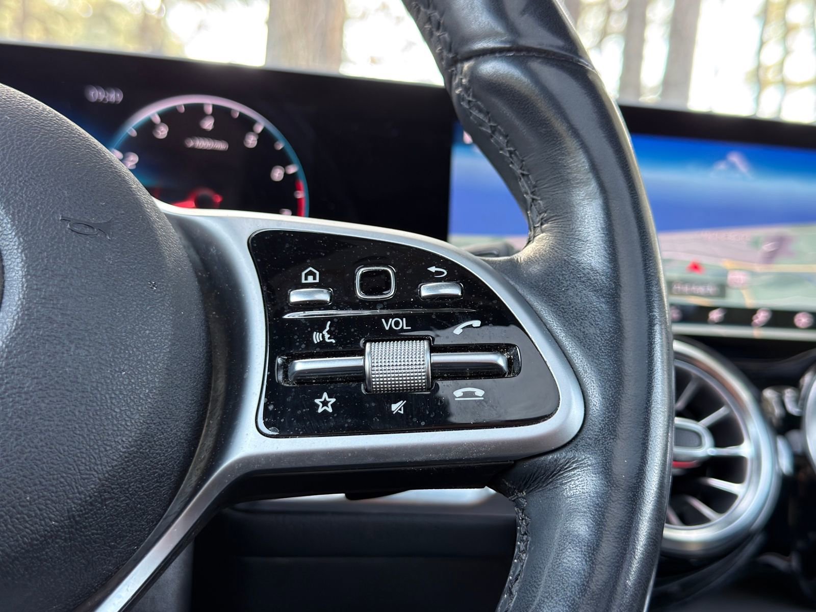 Used 2020 Mercedes-Benz GLB 250 4MATIC image 26