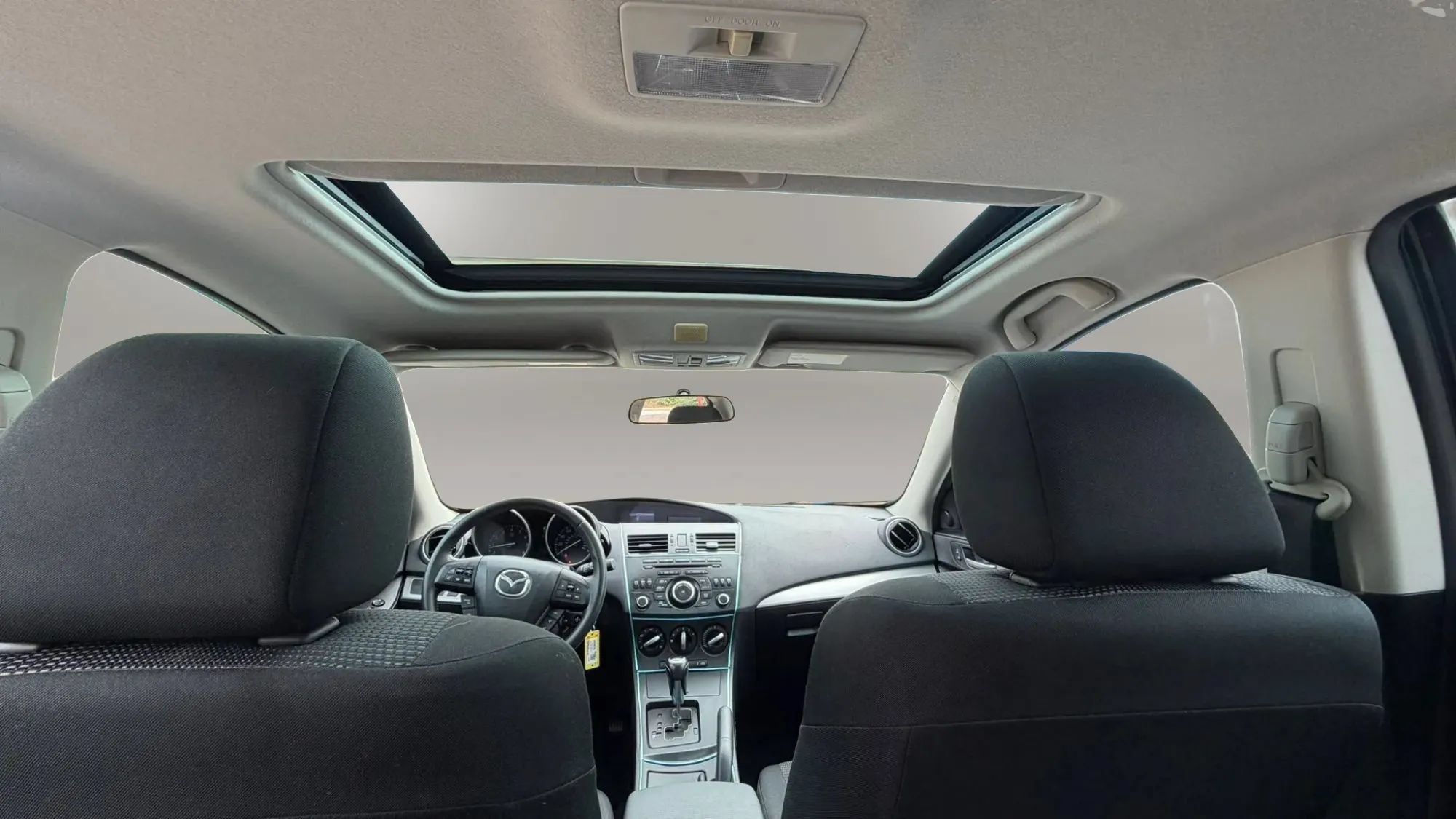 Used 2012 MAZDA MAZDA3 i Touring FWD image 19