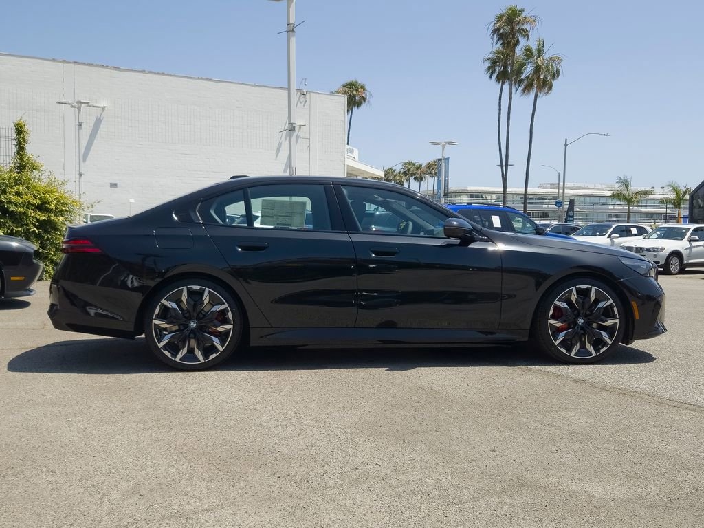 New 2026 BMW 550e xDrive AWD/4WD image 4