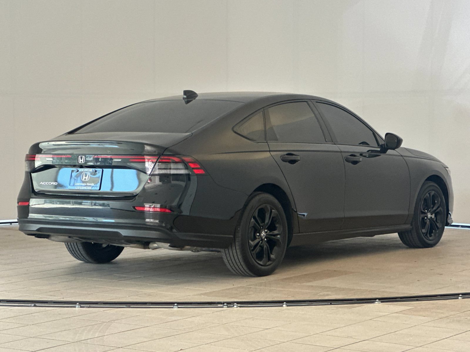 Used 2025 Honda Accord SE image 6