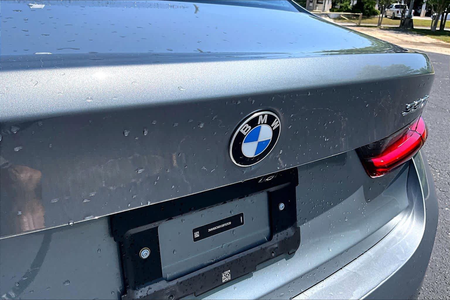 Certified 2025 BMW 330i Sedan RWD image 30