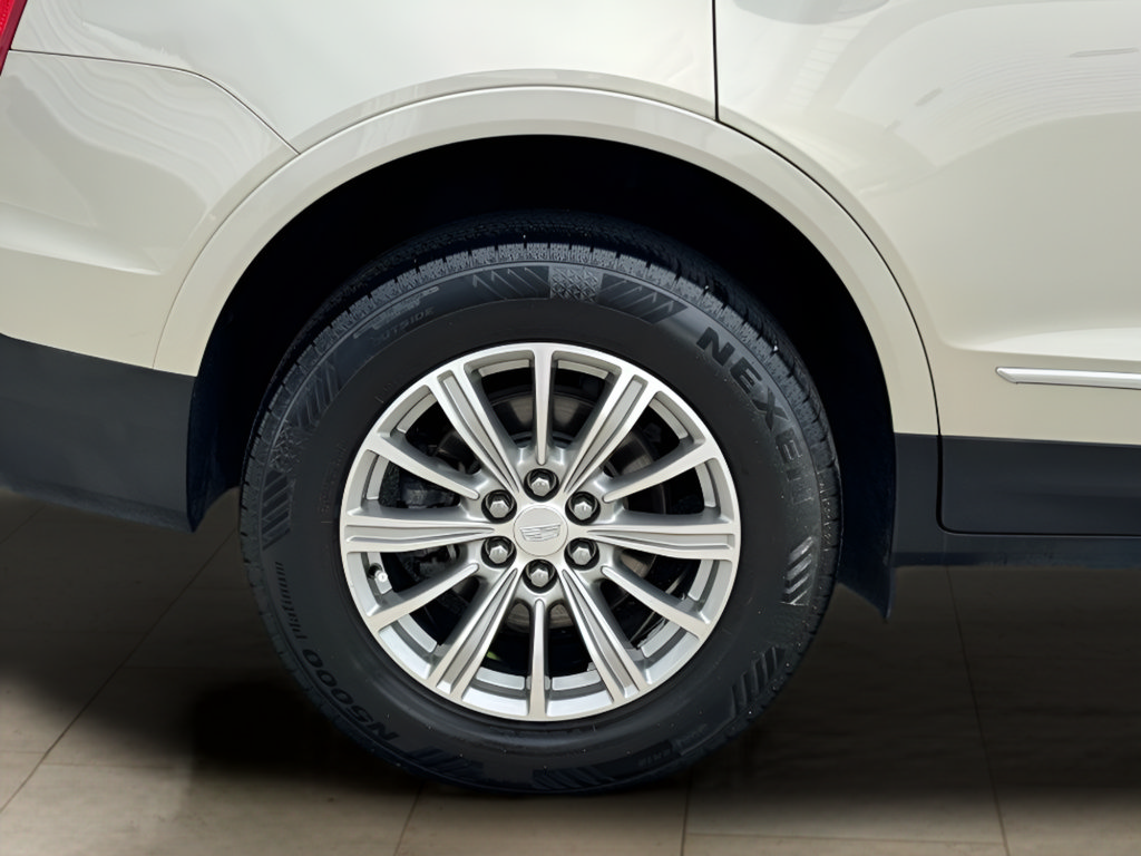 Used 2017 Cadillac XT5 Luxury FWD image 43