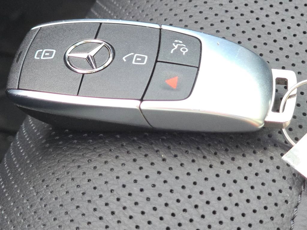 Used 2026 Mercedes-Benz GLS 450 4MATIC image 37