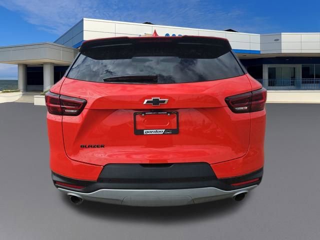 Used 2025 Chevrolet Blazer LT w/ Sound & Technology Package image 4