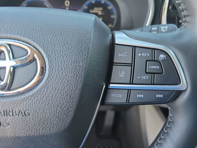 Used 2023 Toyota Highlander Limited image 19