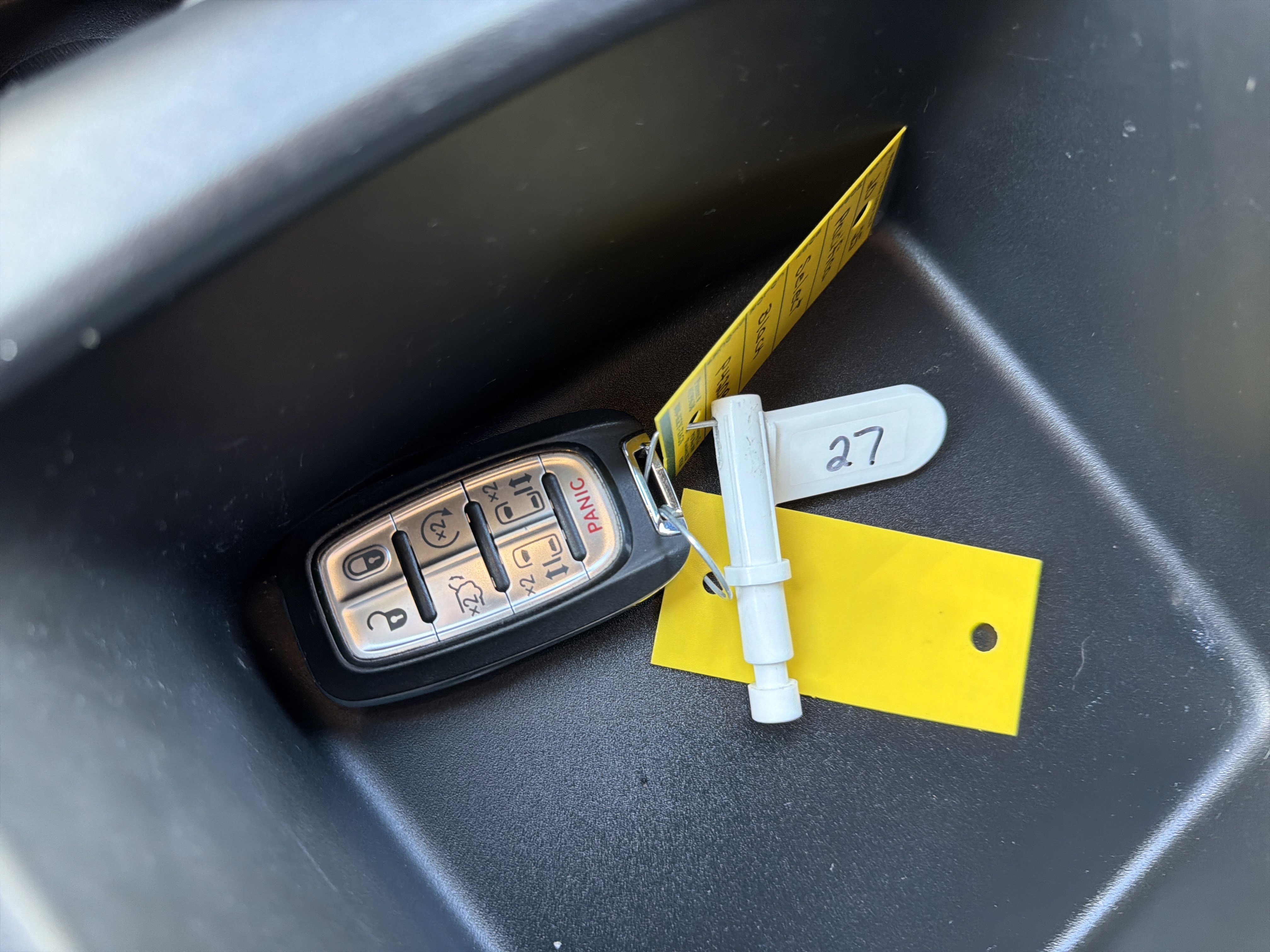 Used 2025 Chrysler Pacifica Select FWD image 23