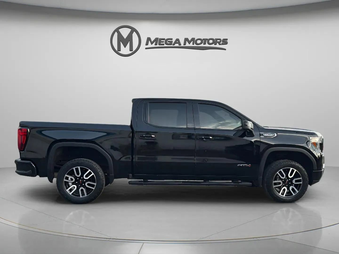Used 2020 GMC Sierra 1500 AT4 w/ AT4 Premium Package image 6