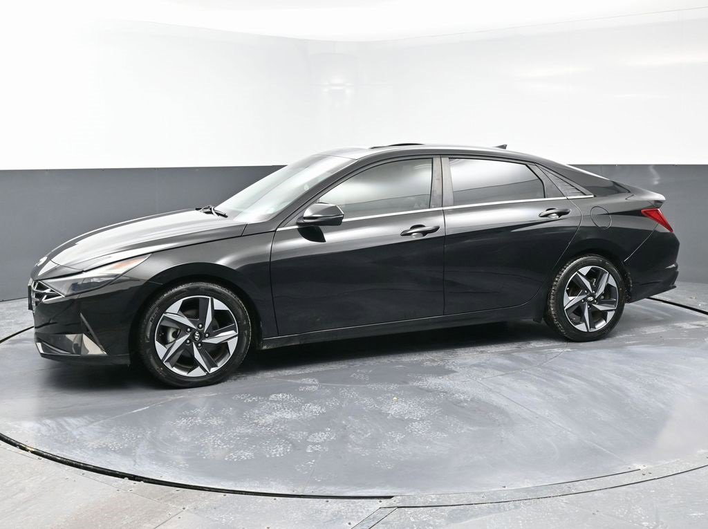Used 2022 Hyundai Elantra Limited image 6