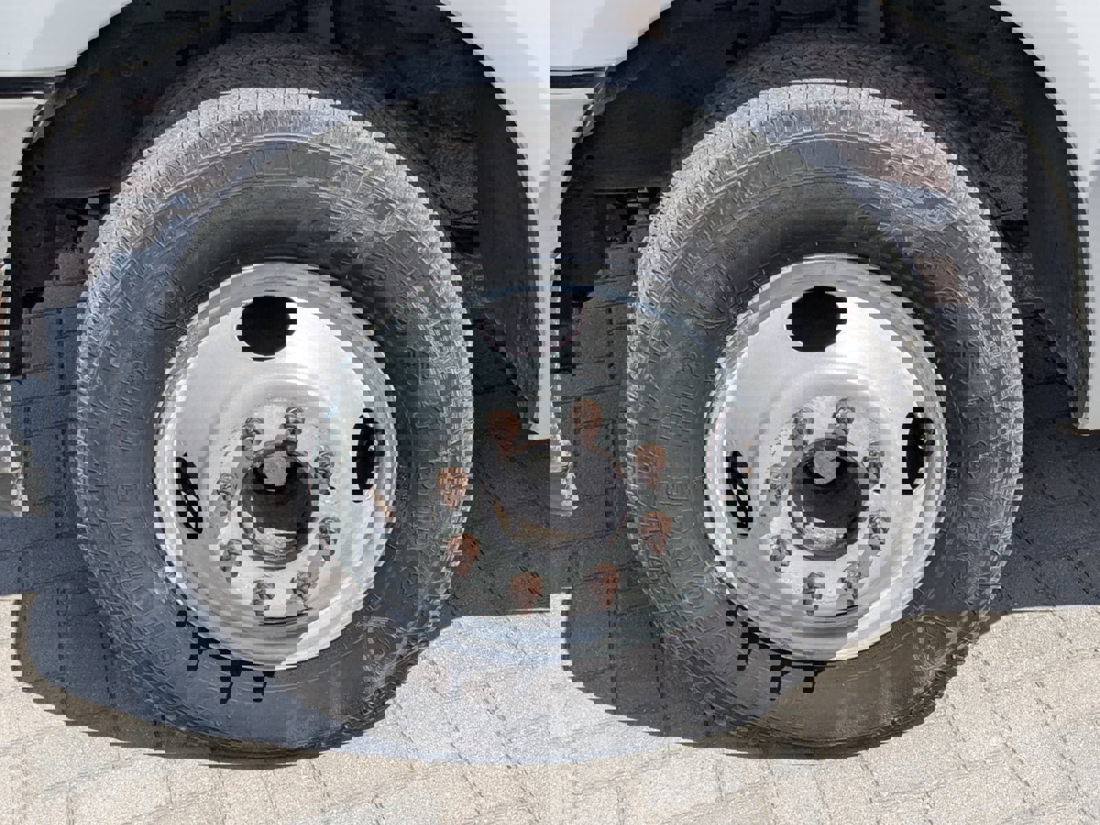 Used 2005 Ford F350 XL image 9