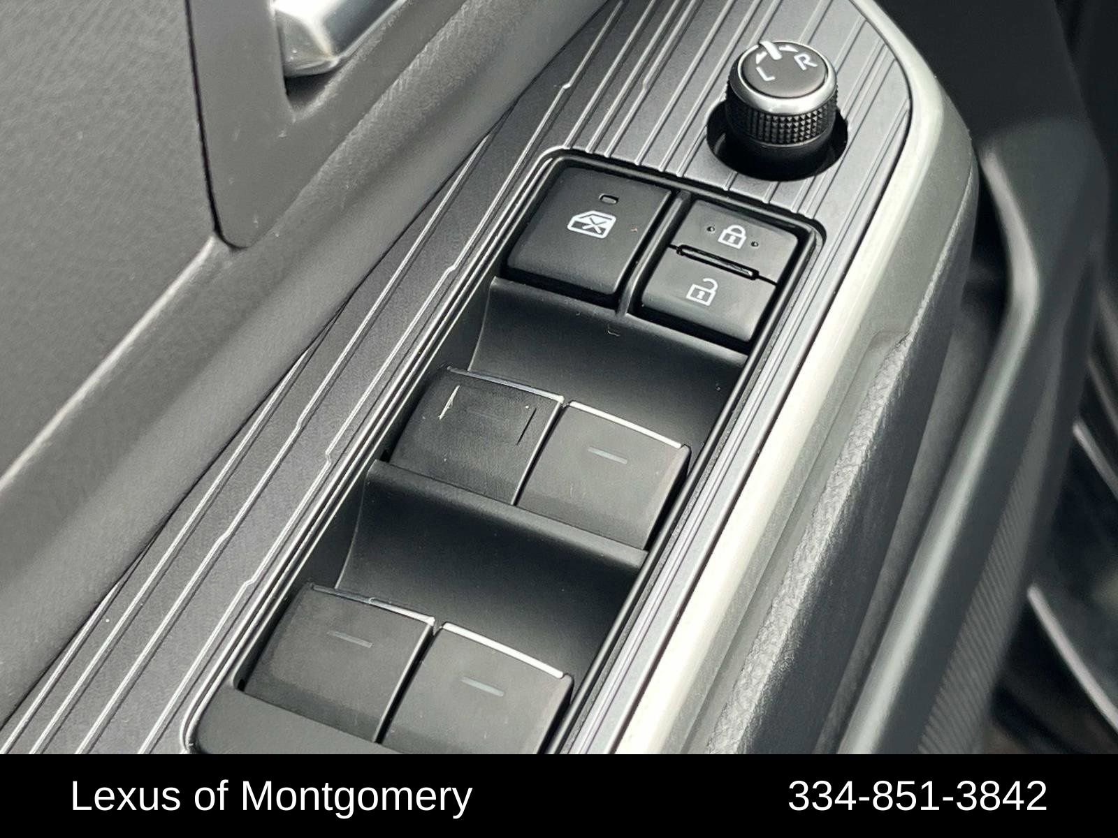 Used 2021 Toyota Sienna XSE image 18