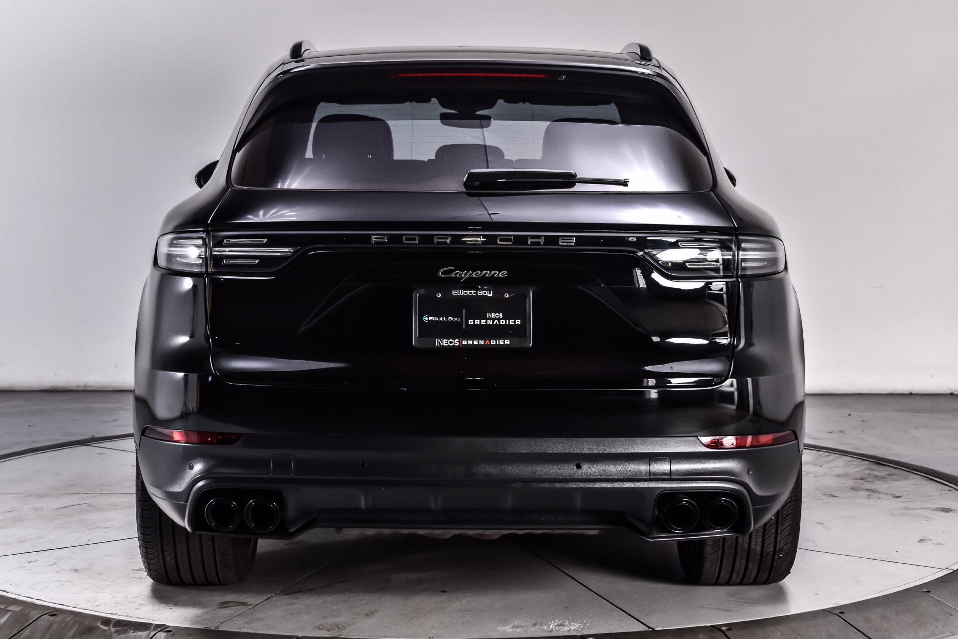 Used 2023 Porsche Cayenne Platinum Edition AWD/4WD image 5