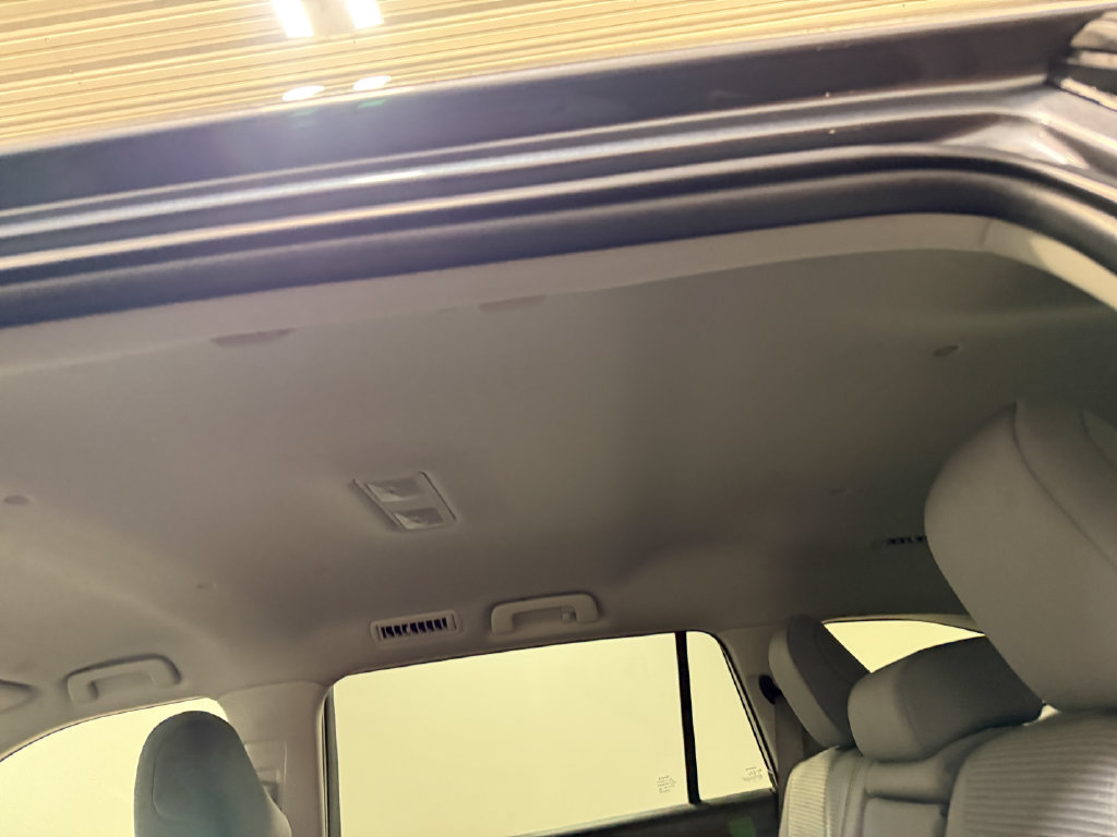 Used 2023 Toyota Highlander L FWD image 10
