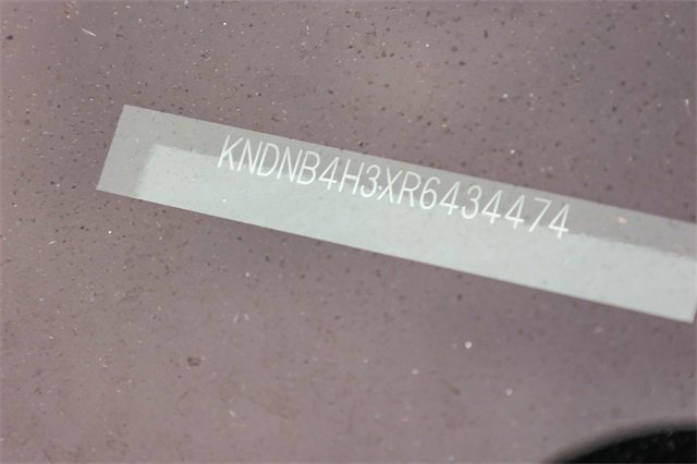 Used 2024 Kia Carnival LX image 30