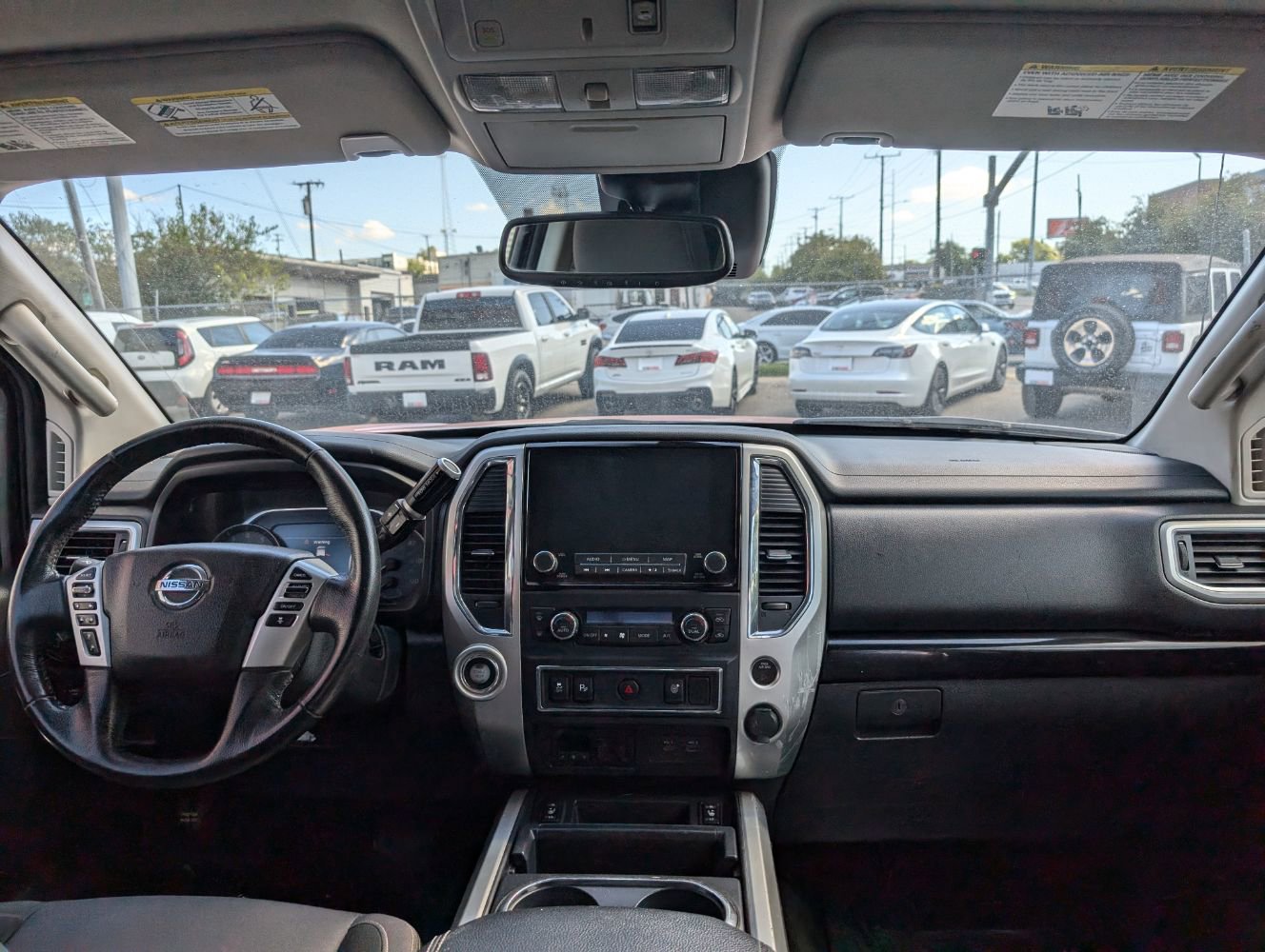 Used 2020 Nissan Titan SV w/ SV Convenience Package image 13