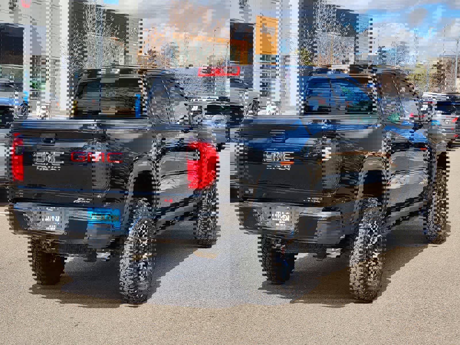 Used 2025 GMC Canyon AT4 w/ AT4X Package image 5