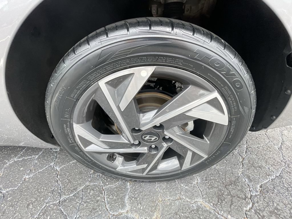 Used 2024 Hyundai Elantra Limited FWD image 34