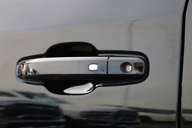 Used 2019 Chevrolet Silverado 1500 RST w/ All-Star Edition image 8