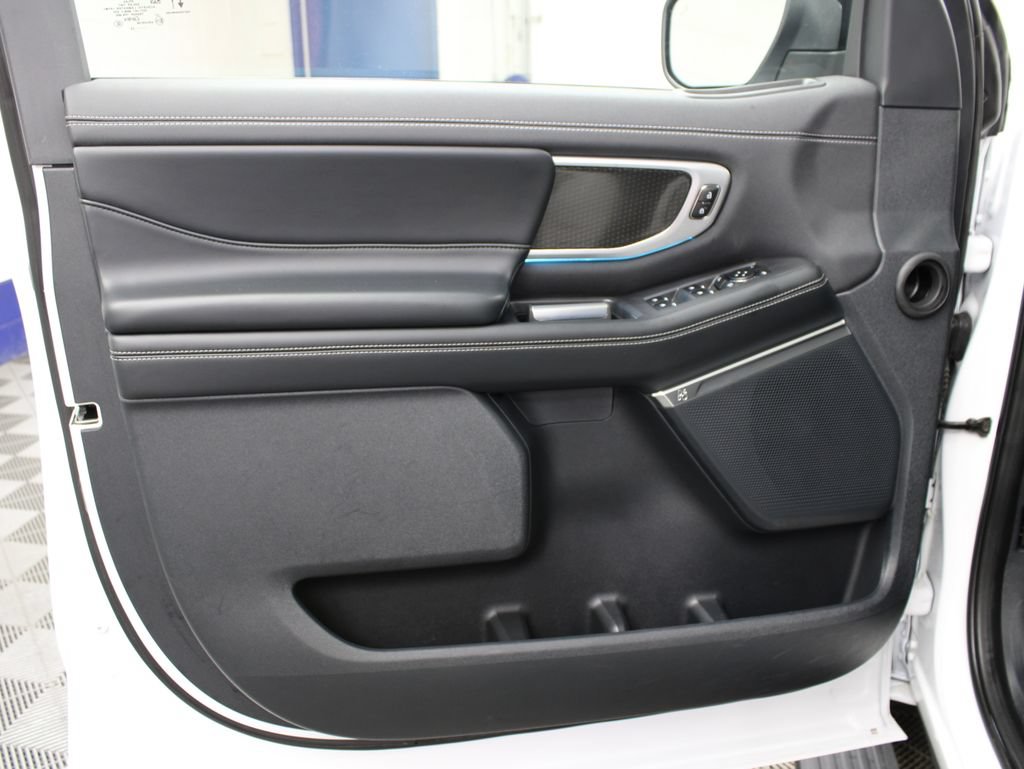 Used 2025 Ford Expedition Max Platinum w/ Stealth Appearance Package AWD/4WD image 72