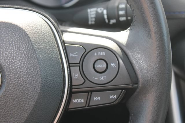 Used 2021 Toyota RAV4 XSE AWD/4WD image 17