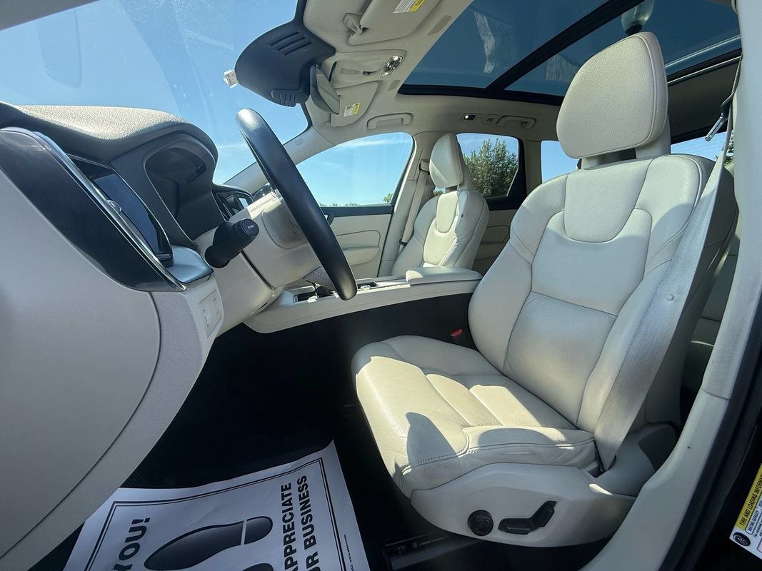 Used 2018 Volvo XC60 T5 Momentum w/ Vision Package AWD/4WD image 10