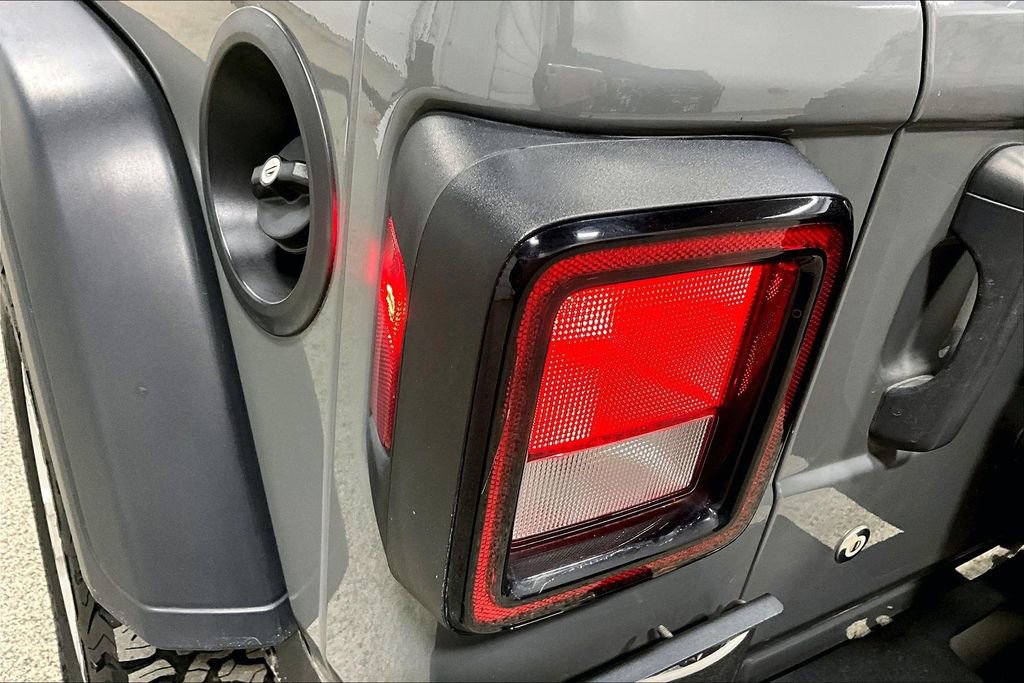 Used 2019 Jeep Wrangler Sport S image 23