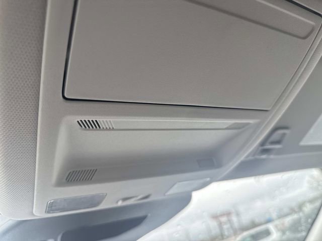 Used 2025 Ford Escape Platinum AWD/4WD image 28