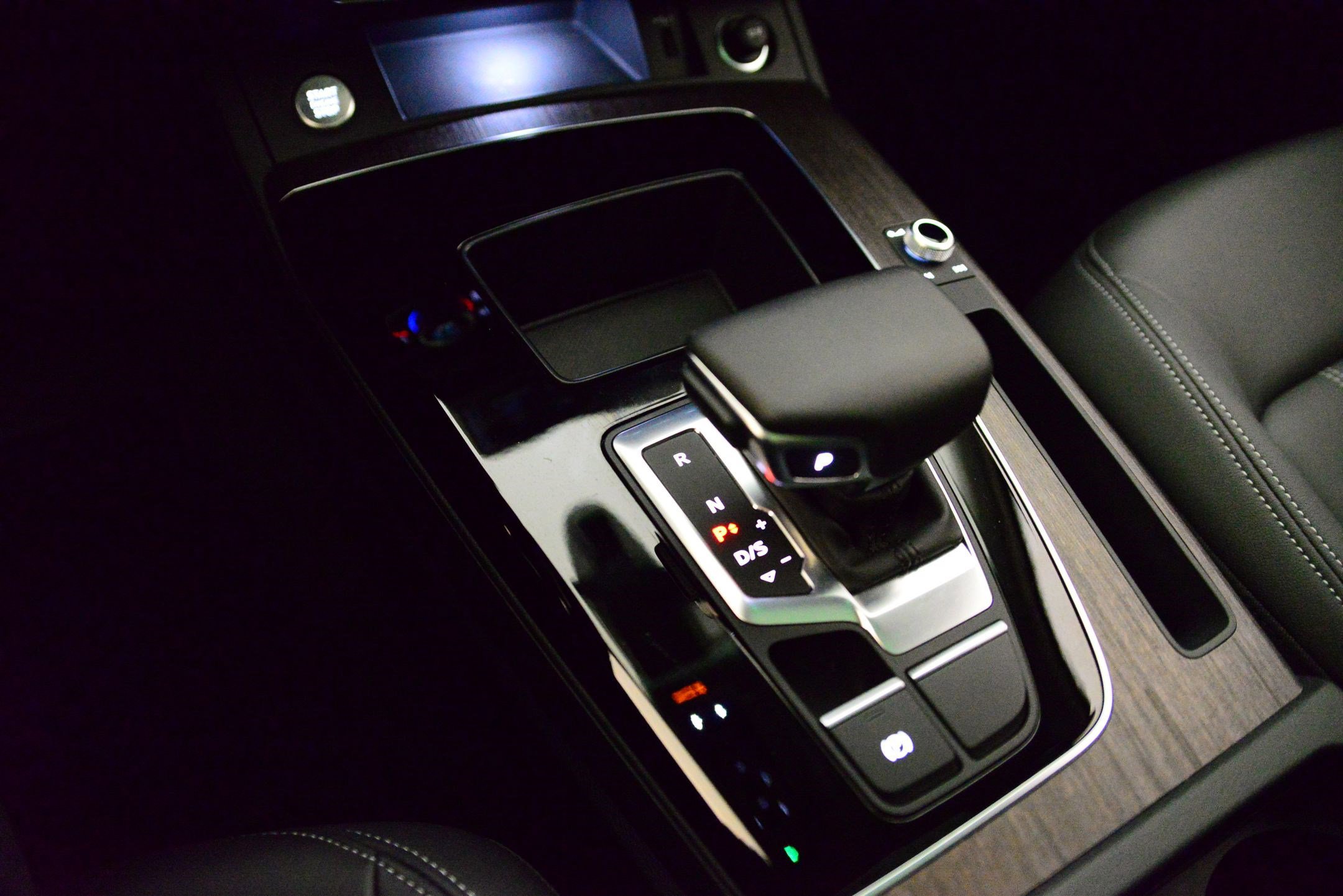 Certified 2025 Audi Q5 2.0T Premium w/ Convenience Plus Package image 14