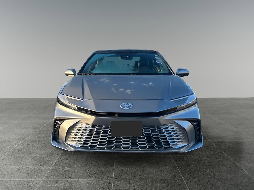 Used 2025 Toyota Camry XSE FWD image 3