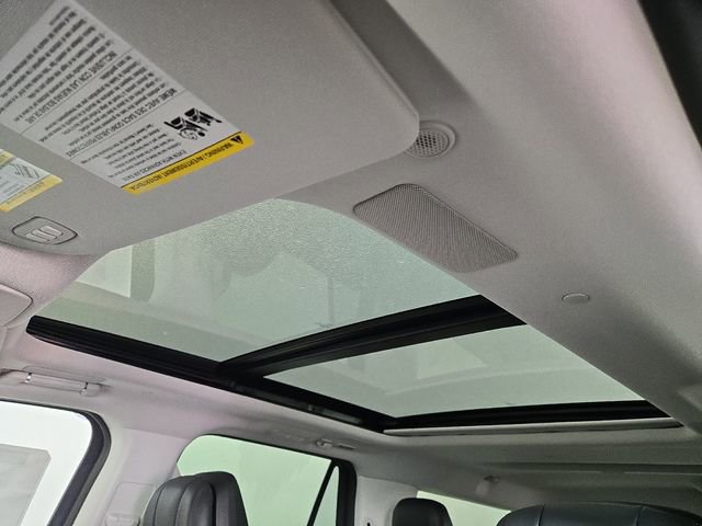 New 2025 Lincoln Navigator L Reserve AWD/4WD image 14