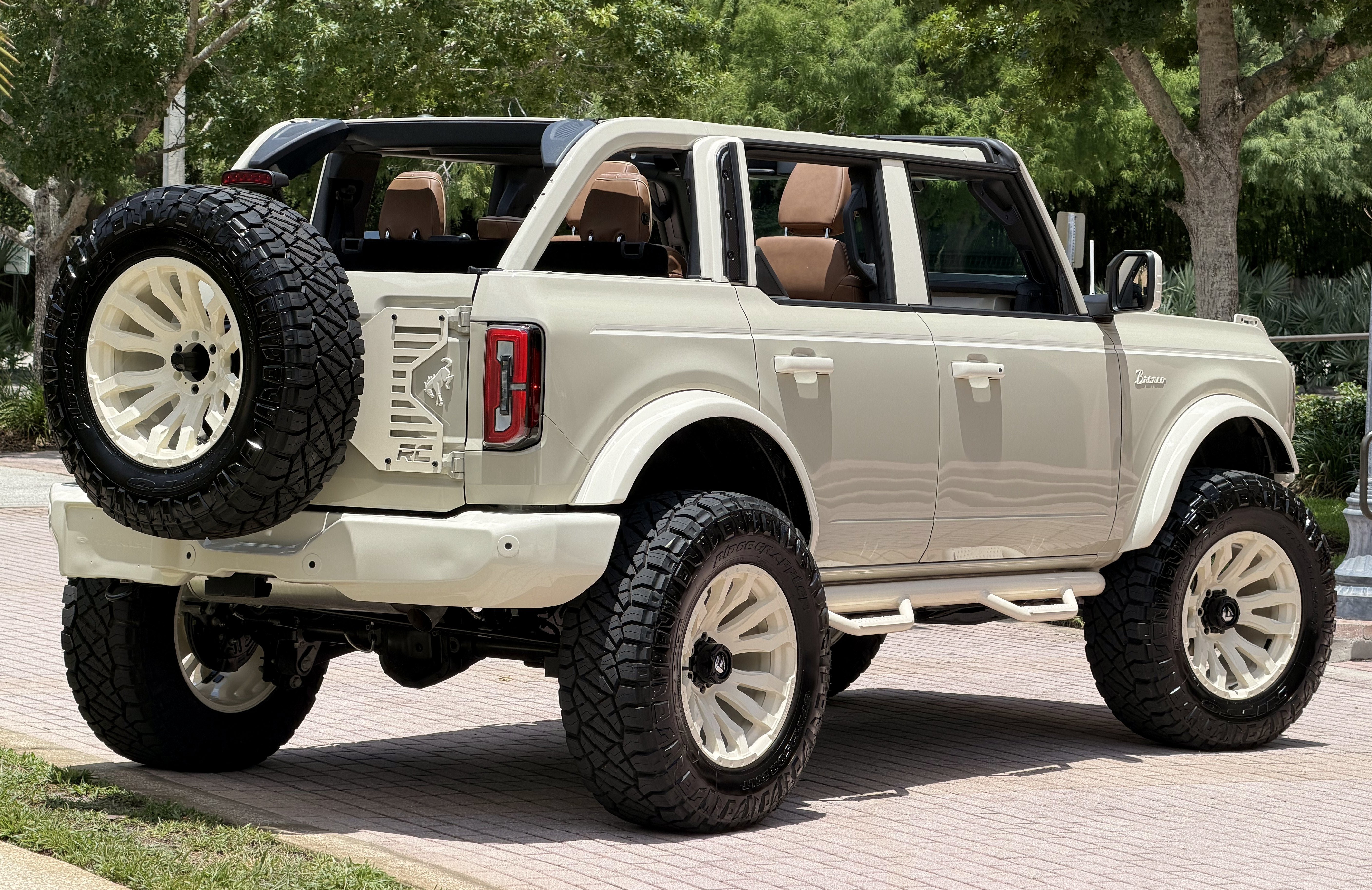 Used 2026 Ford Bronco Outer Banks AWD/4WD image 12