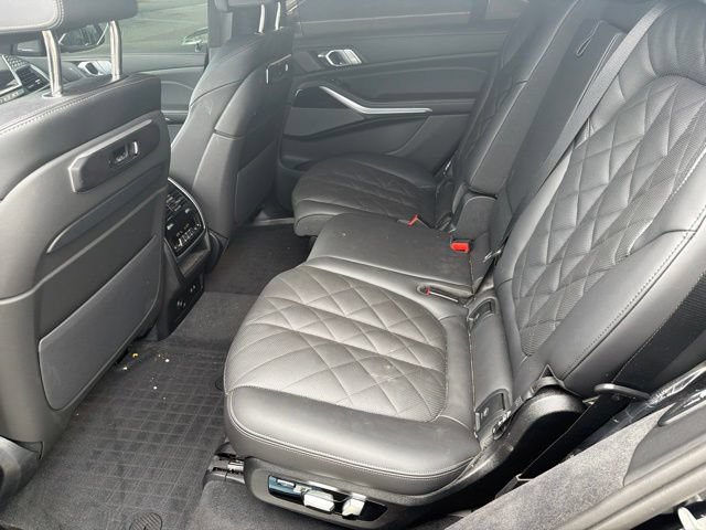 Used 2026 BMW X7 xDrive40i w/ M Sport Package AWD/4WD image 16