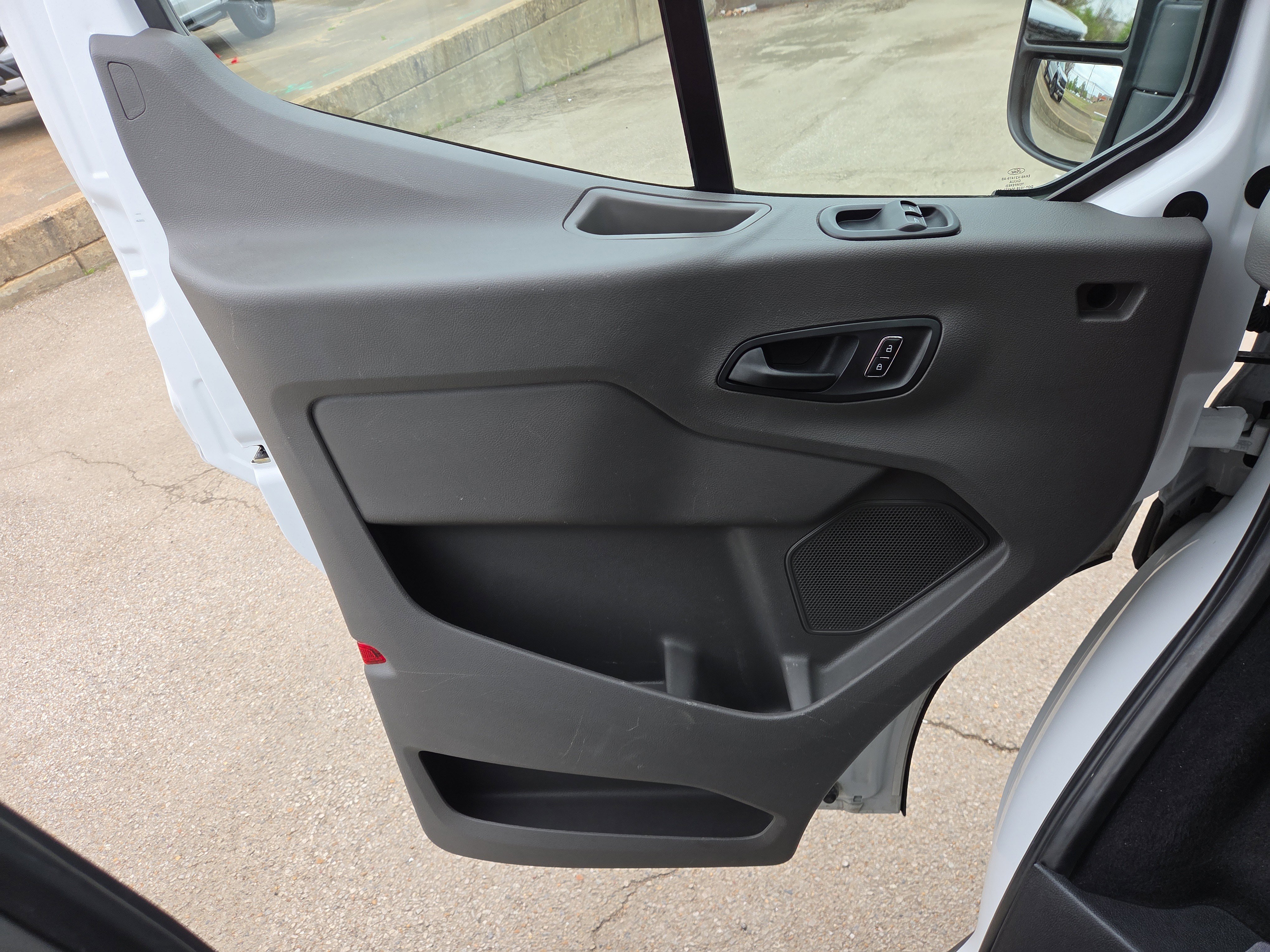 Used 2023 Ford Transit 350 XLT image 20